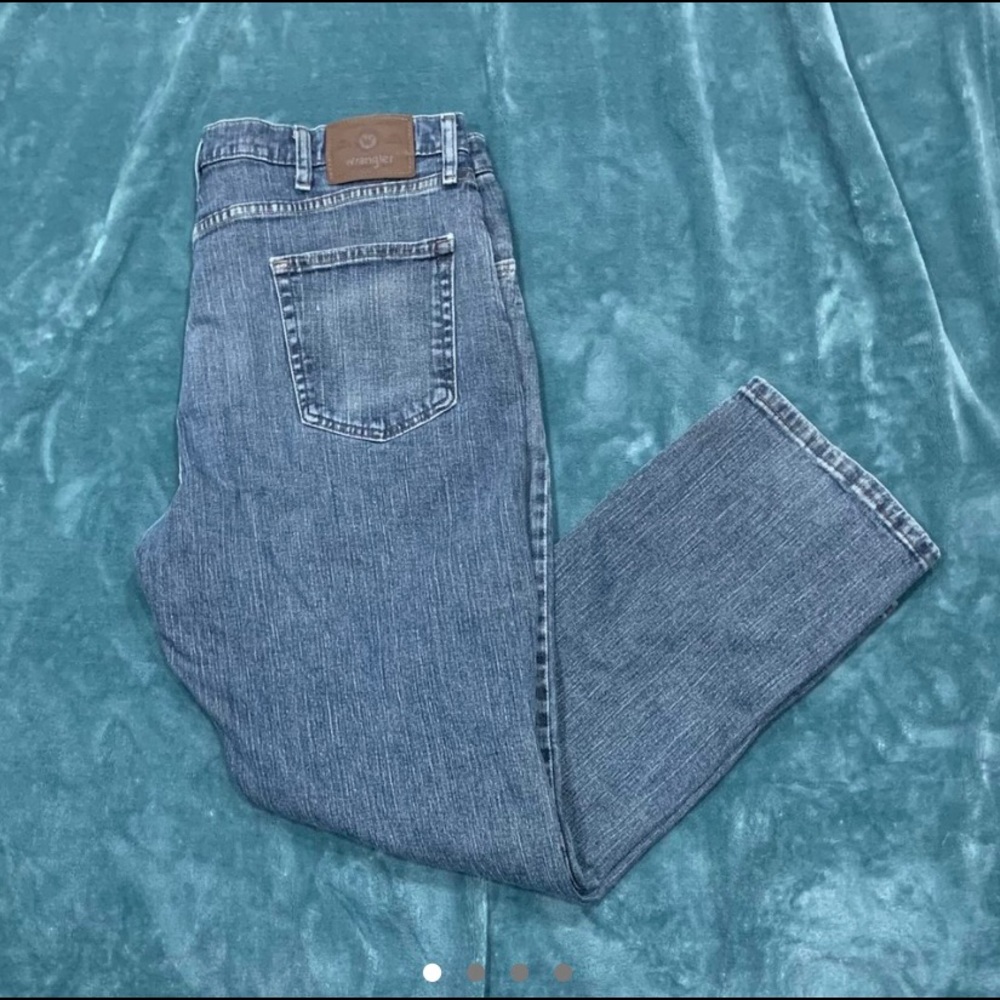 ❤️‍🔥 Preloved Relaxed Wrangler Jeans ❤️‍🔥